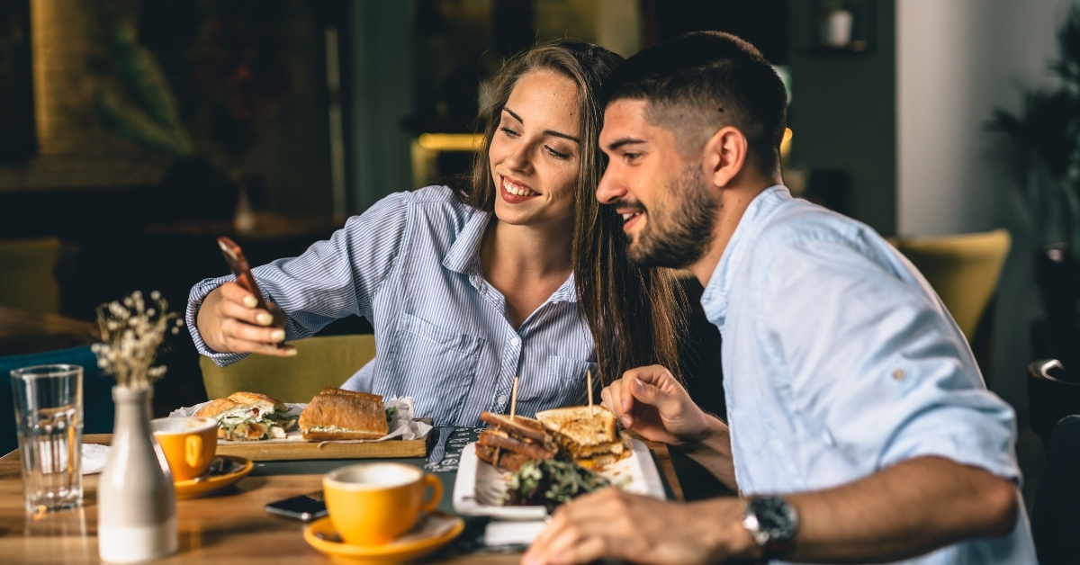 friends dinning at fancy restaurant