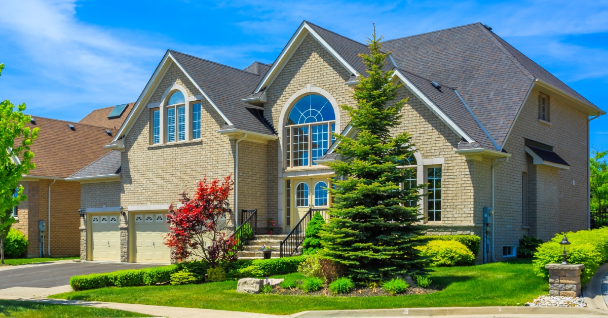 luxury house in the suburbs 