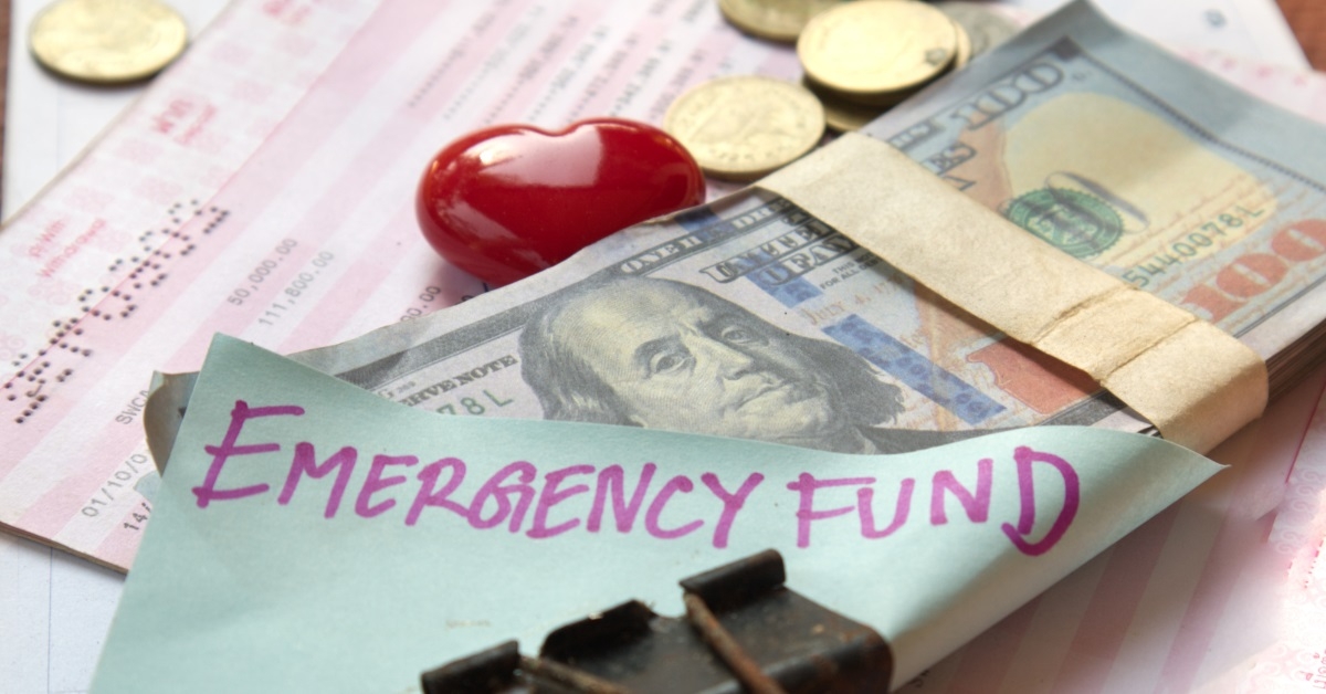 emergency fund note on banknotes