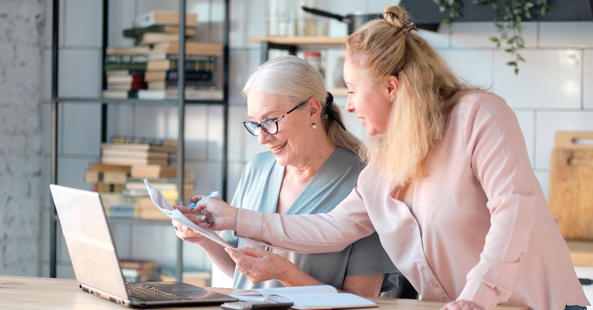 using laptop for websurfing