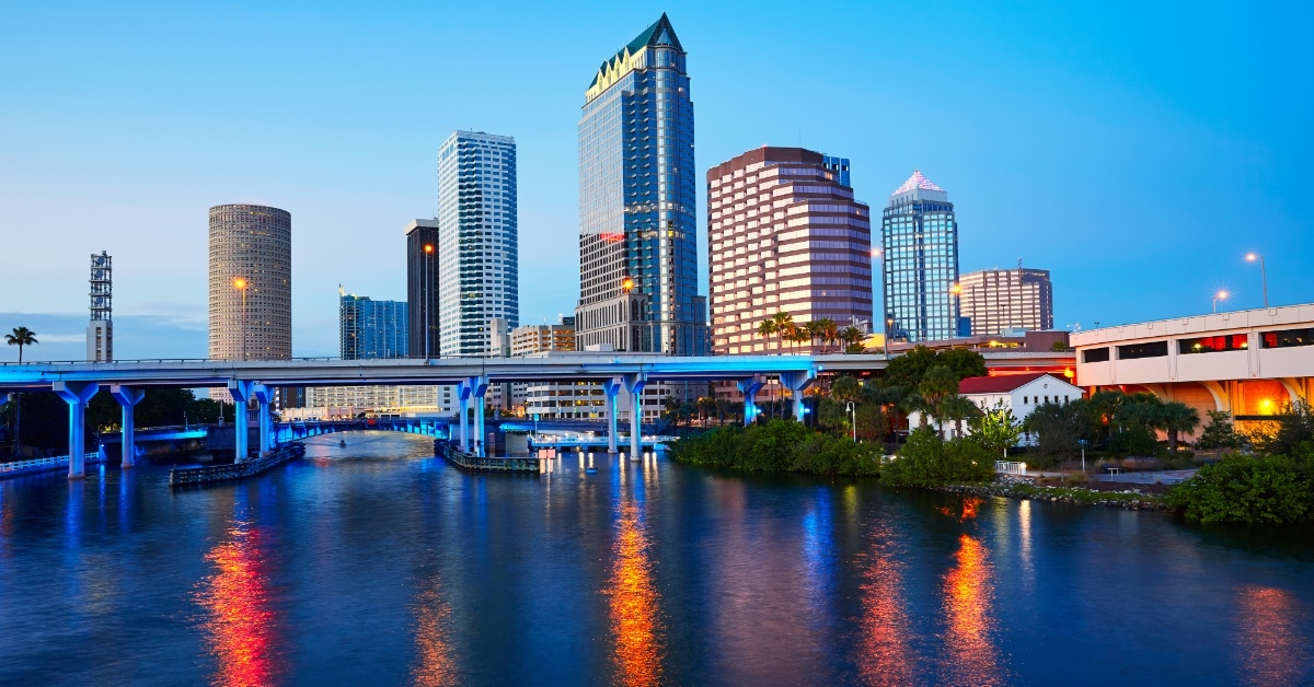 florida tampa skyline at sunset