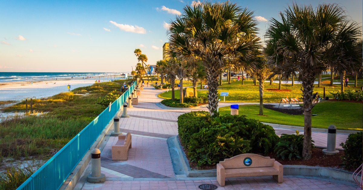 vacant walkway in daytona beach florida