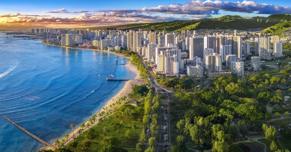 honolulu skyline with ocean front