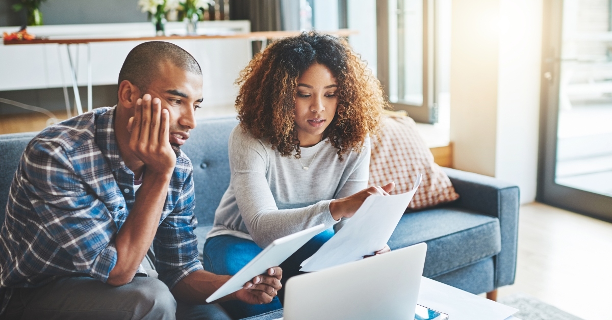 couple worry about savings