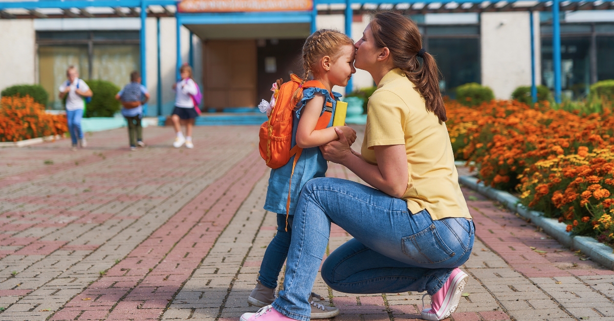 accompanies the child to school