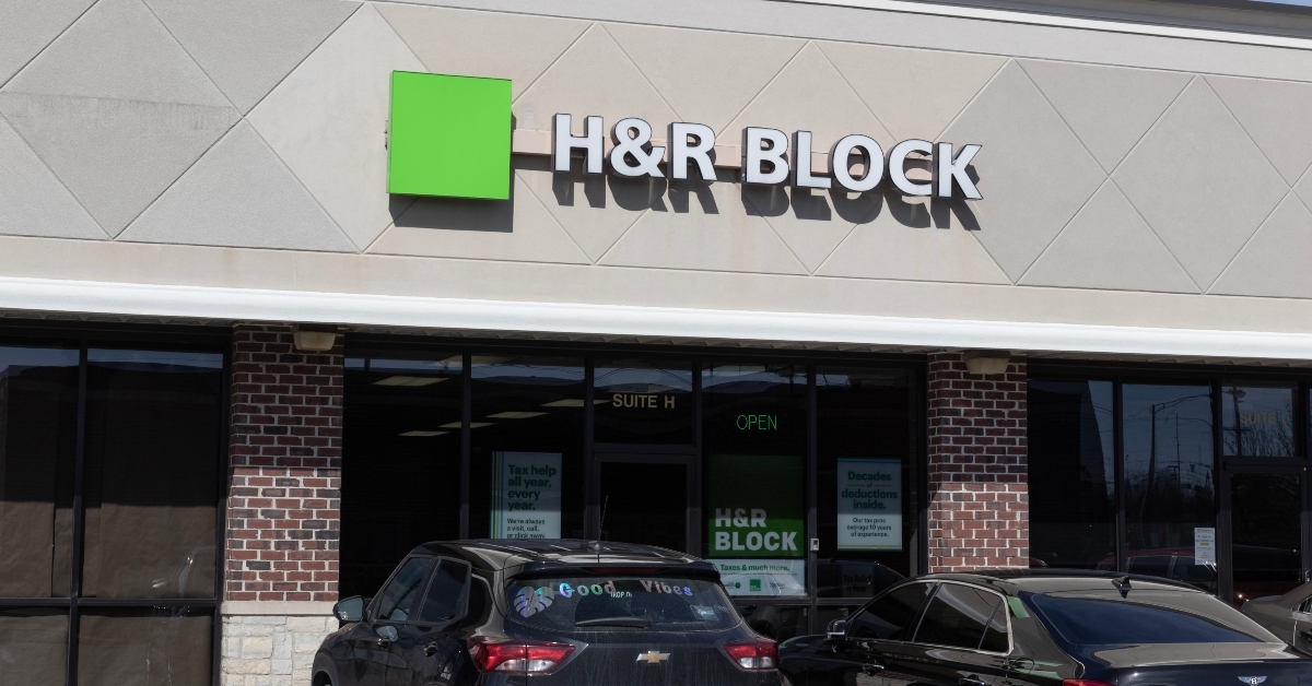 hr block retail tax preparation