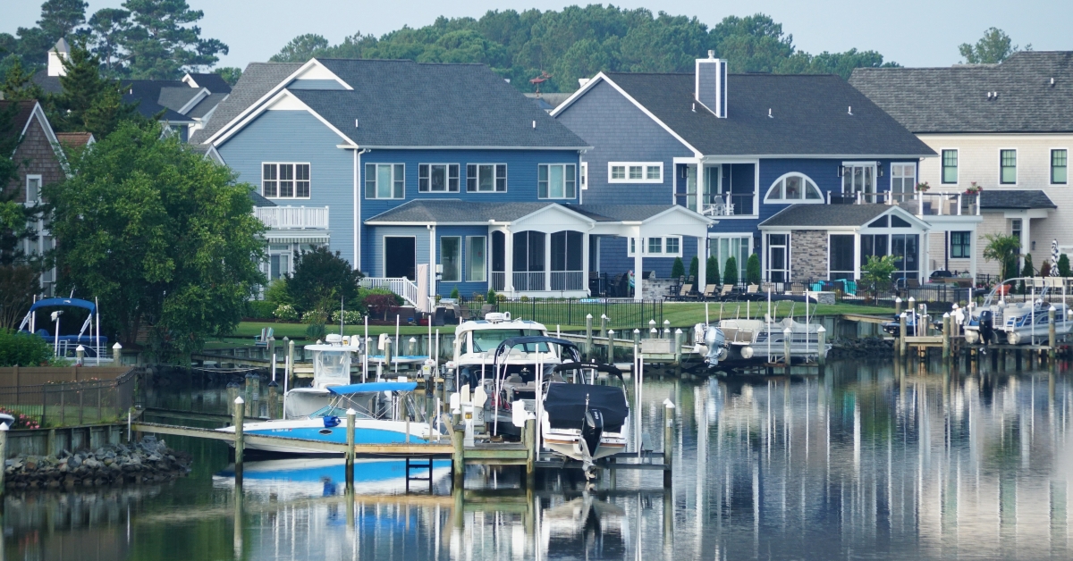 luxury waterfront homes