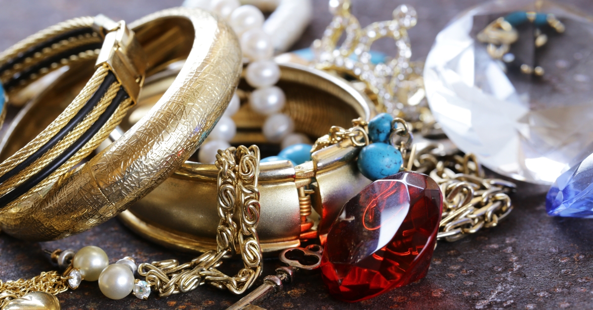 gold jewelry and pearls