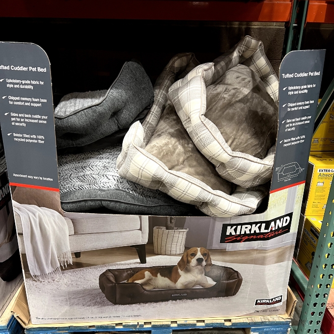 tufted cuddler pet bed