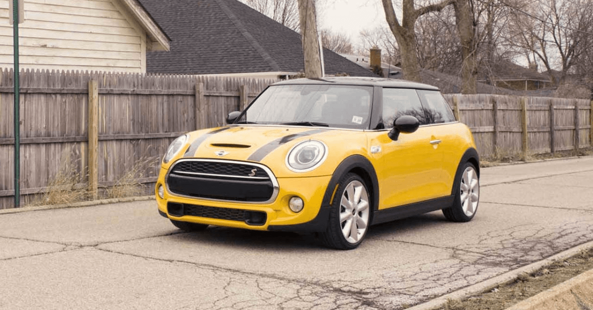 car and driver-chevrolet cruze