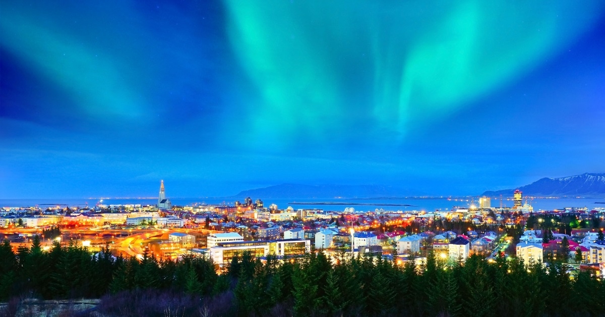 northern light from reykjavik city center