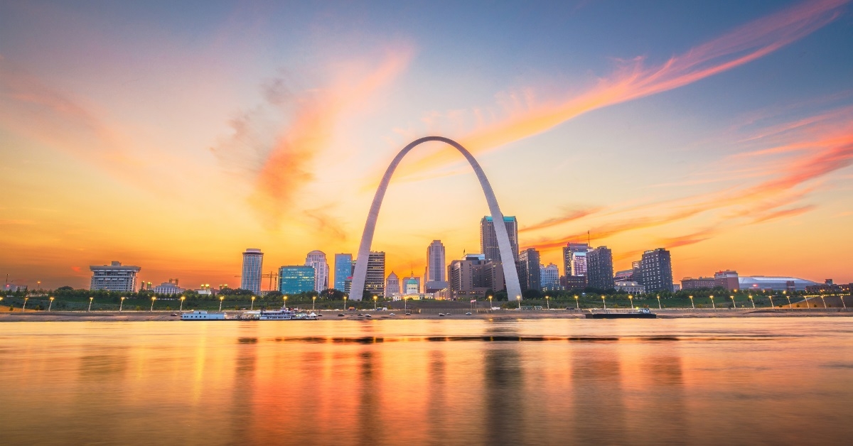 st louis missouri skyline at sunset