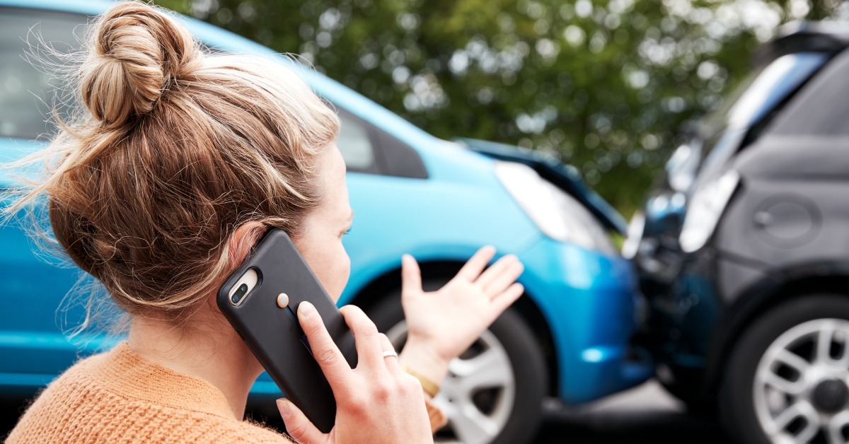 car accident calling insurance company