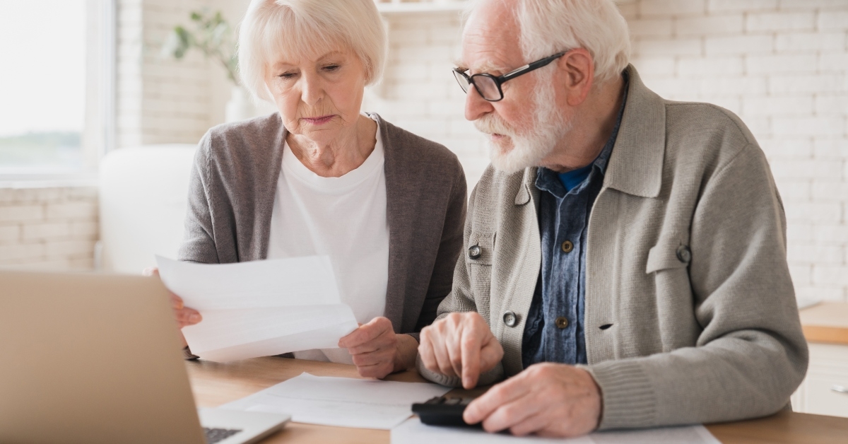 grandparents-counting-funds
