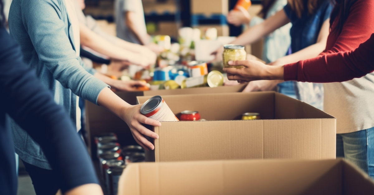 unrecognizable people volunteering