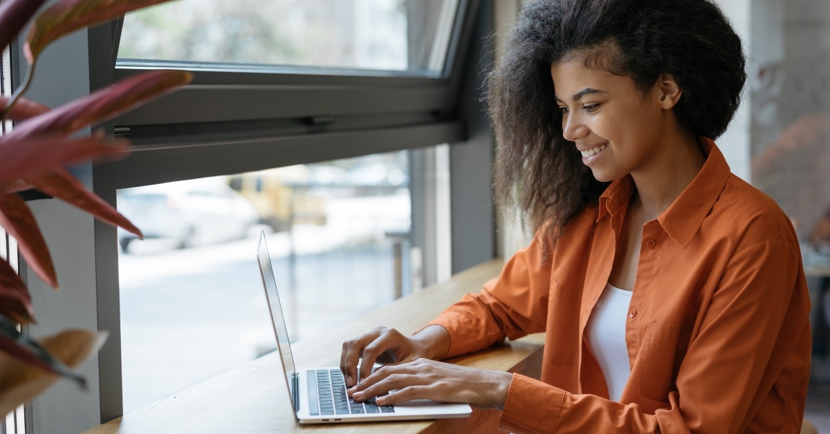 woman copywriter working freelance