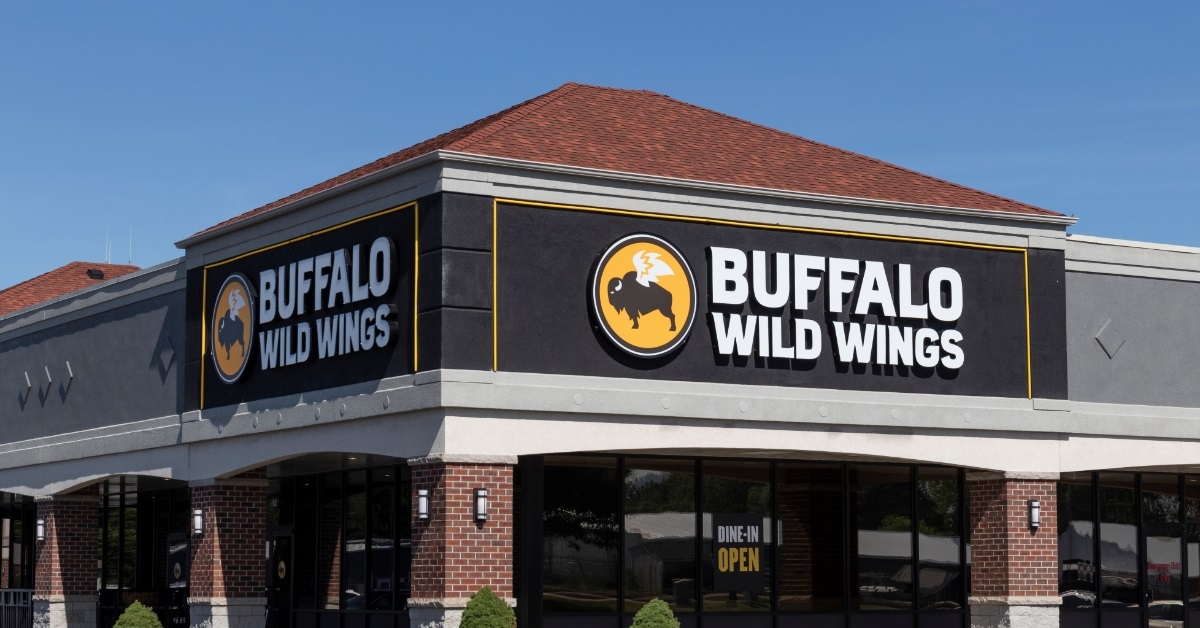 buffalo wild wings restaurant from outside