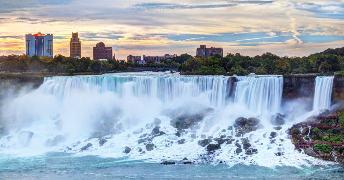 sunrise over niagara falls