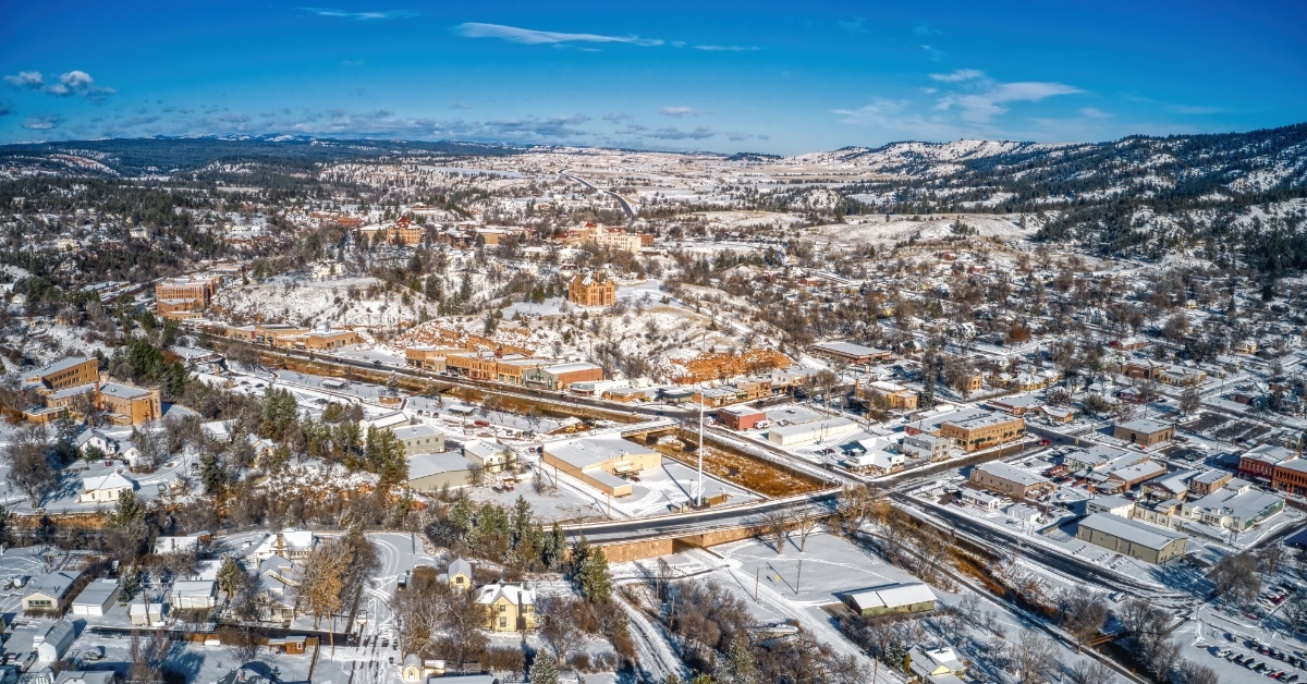 hot-springs-town-covered-in-snow