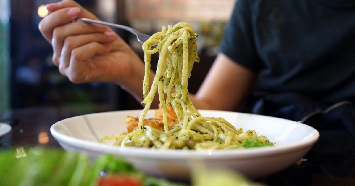 spaghetti with pesto sauce