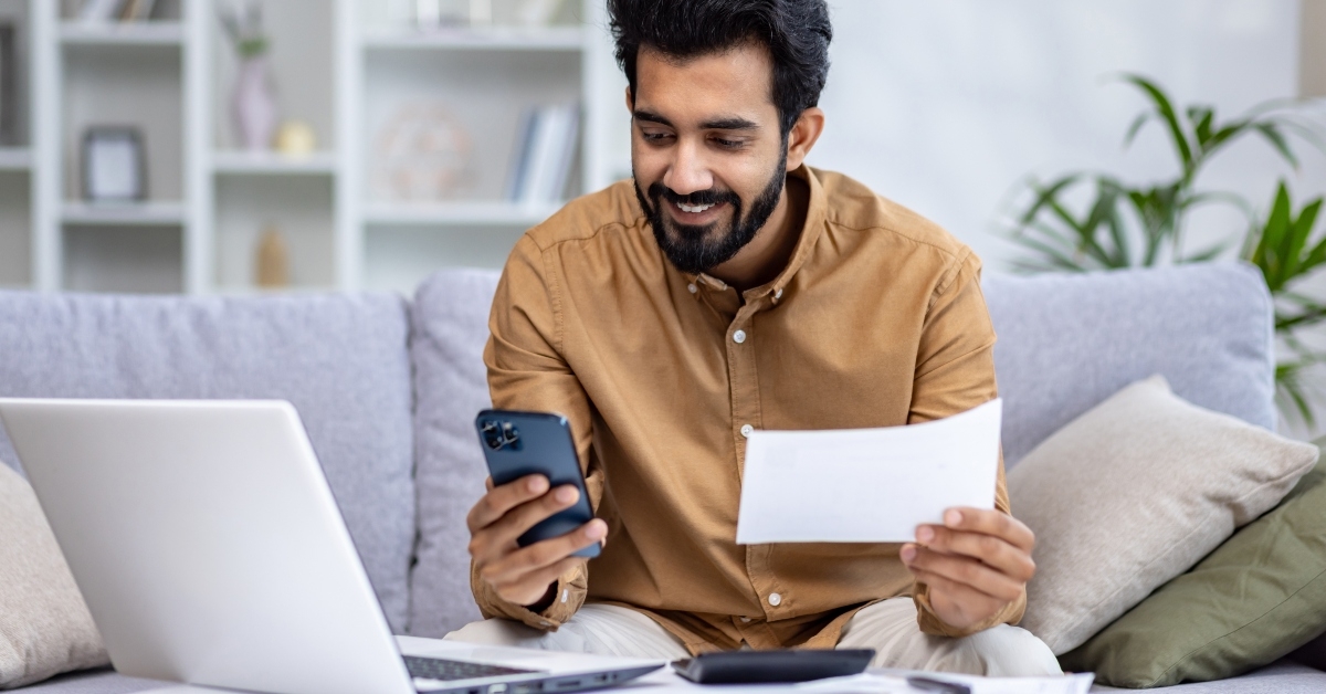 indian using mobile phone