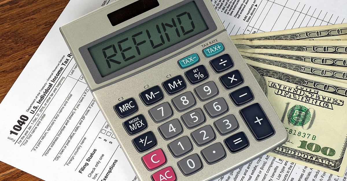 calculator with refund text sign