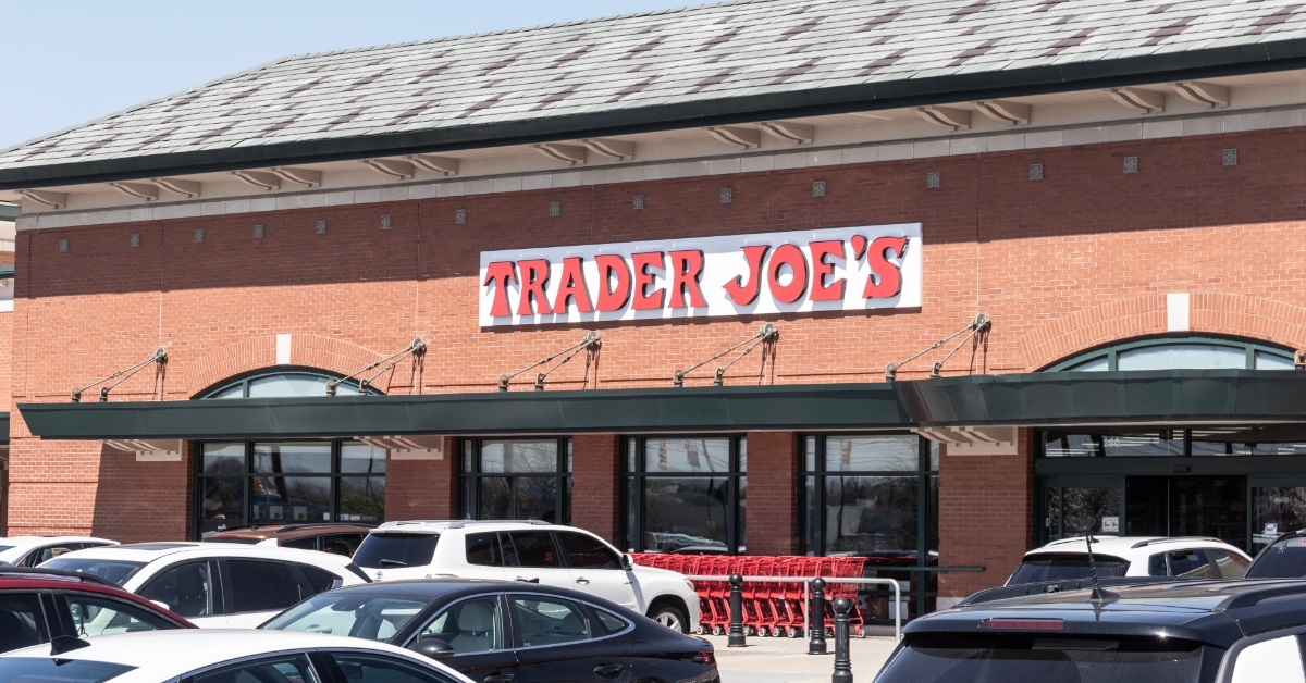 car parking outside trader joe's