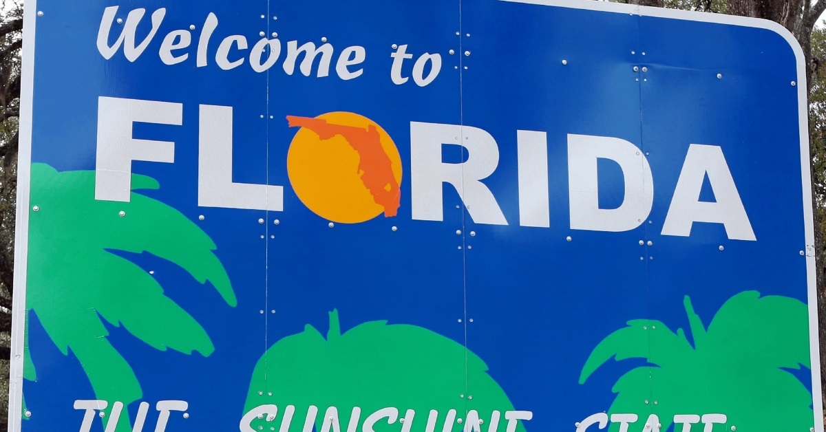welcome to florida sign outdoors
