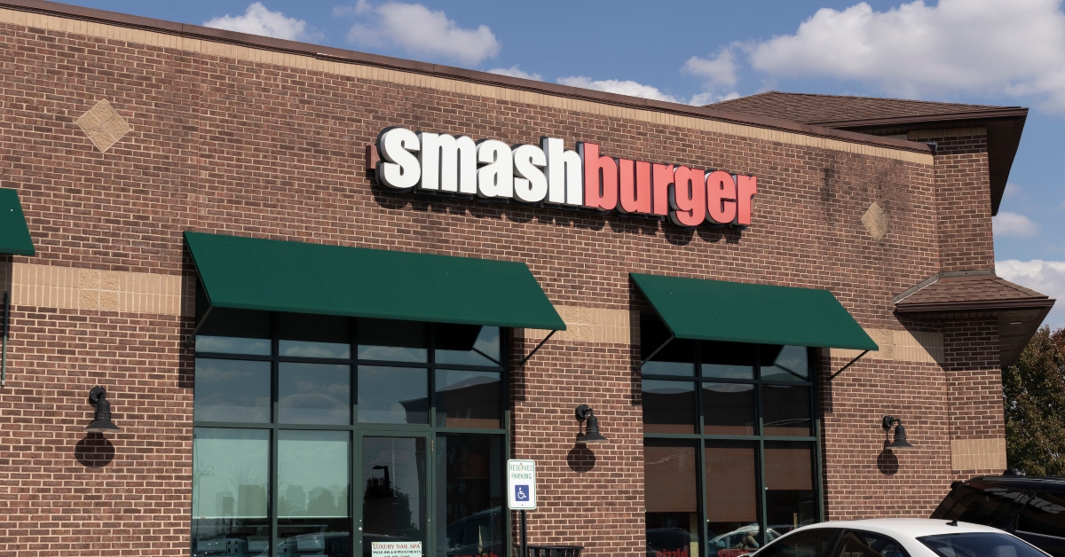 smashburger fast casual restaurant