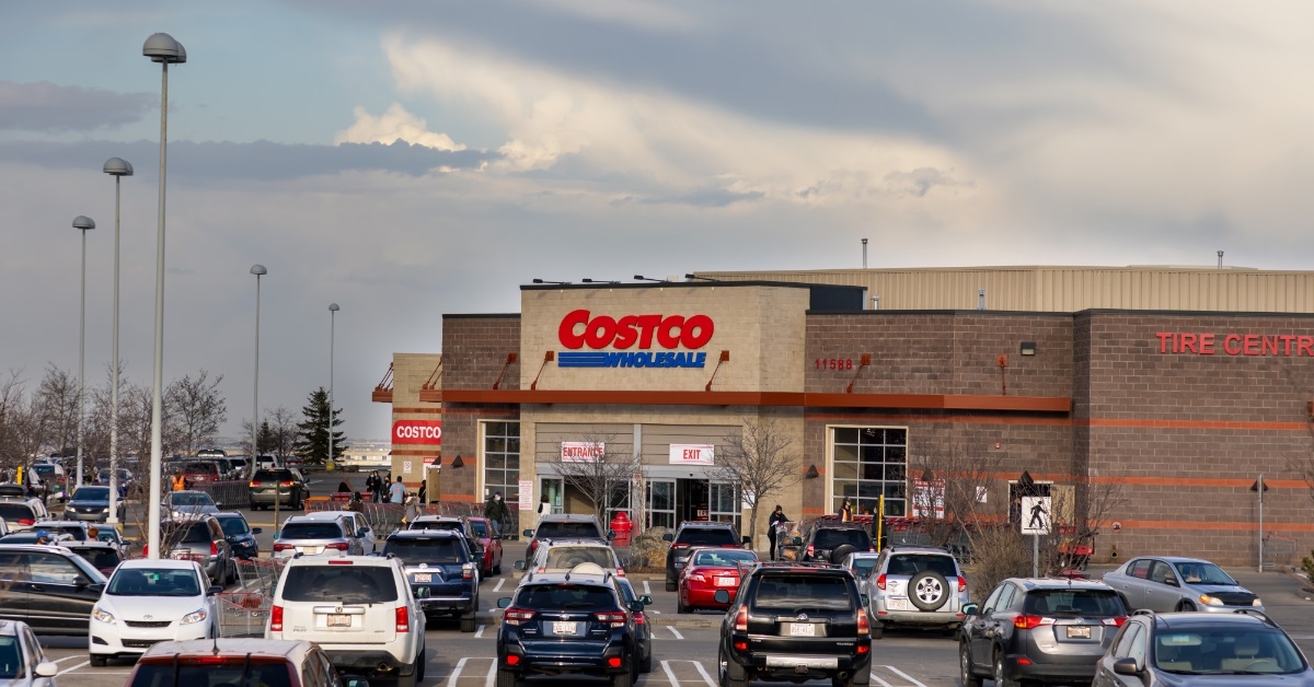 Calgary Alberta costco store parking
