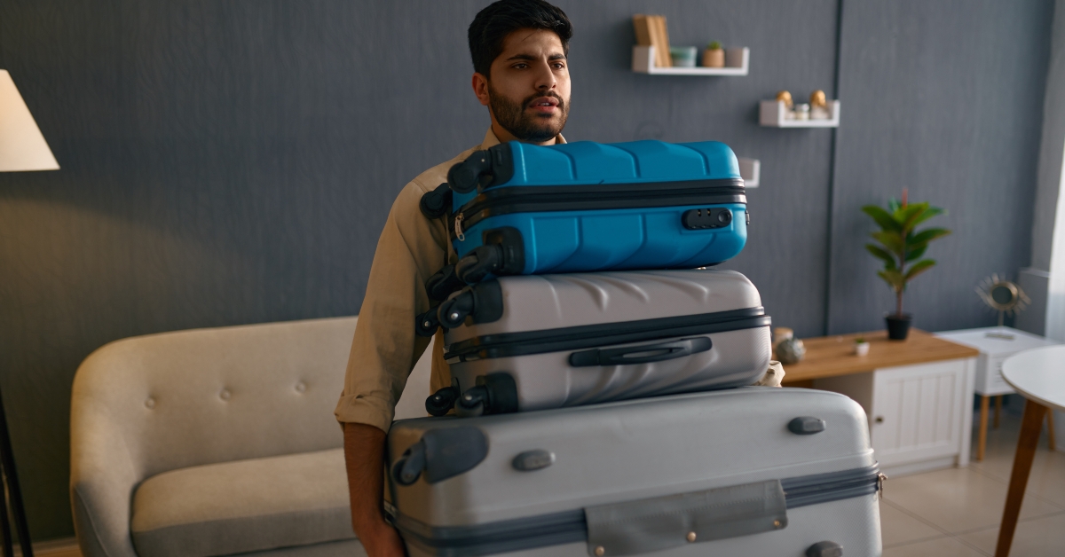 tourist hurrying for vacation trip