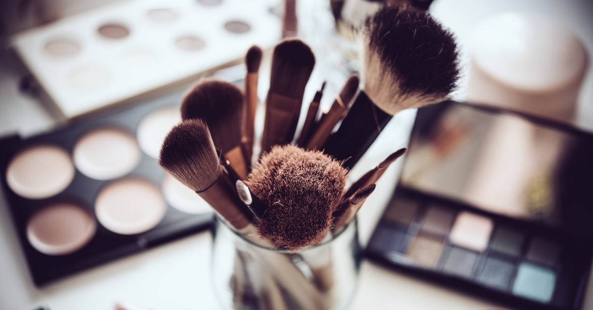 makeup brushes and tools