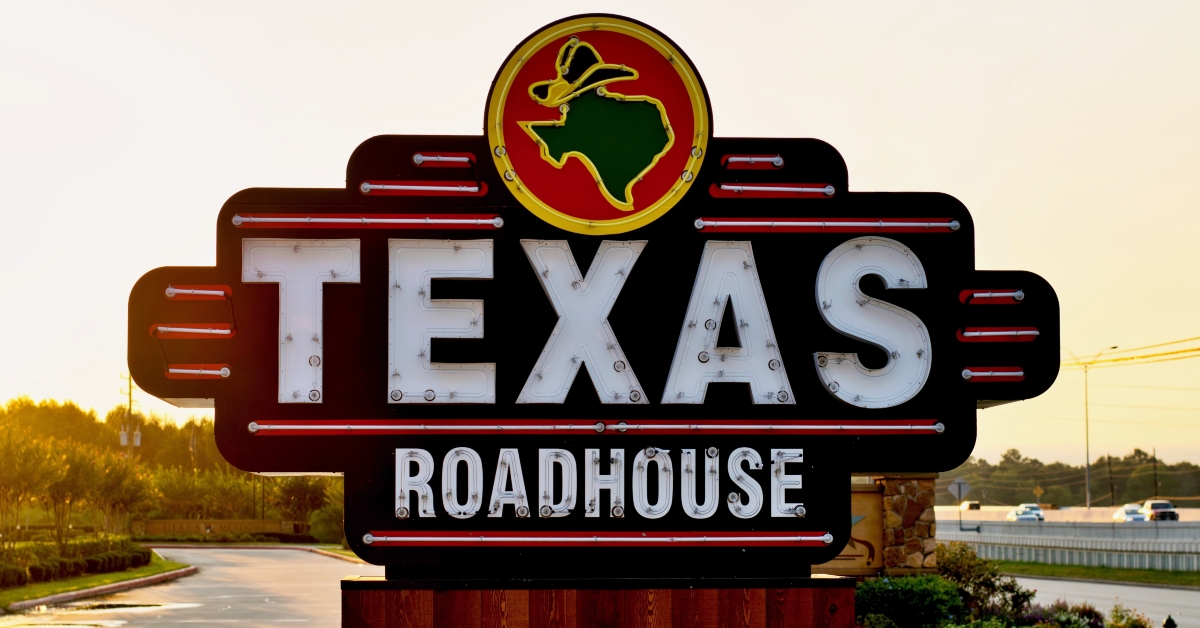 texas roadhouse restaurant sign