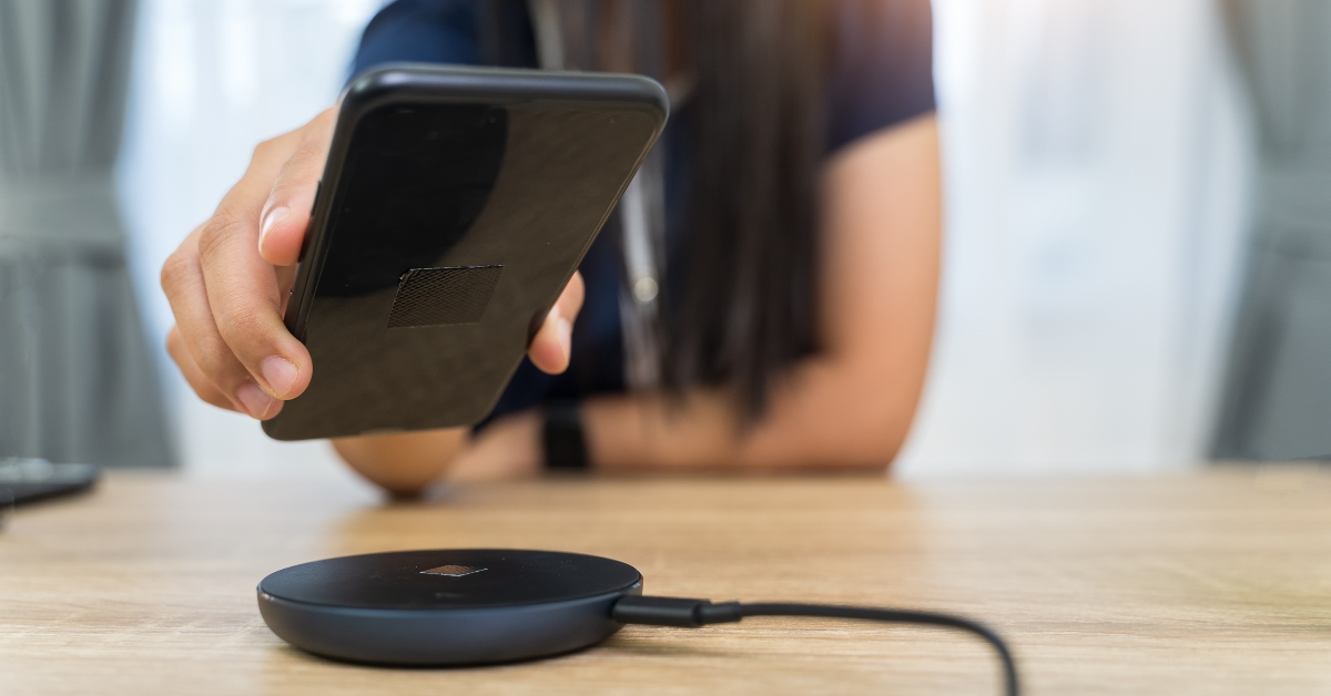 charging with wireless charging dock