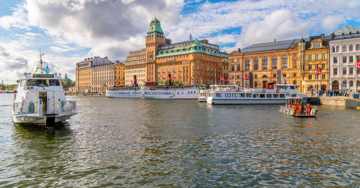 cruise boats and water tours