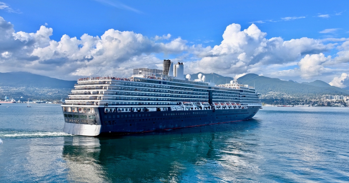 cruise ship taking off vancouver