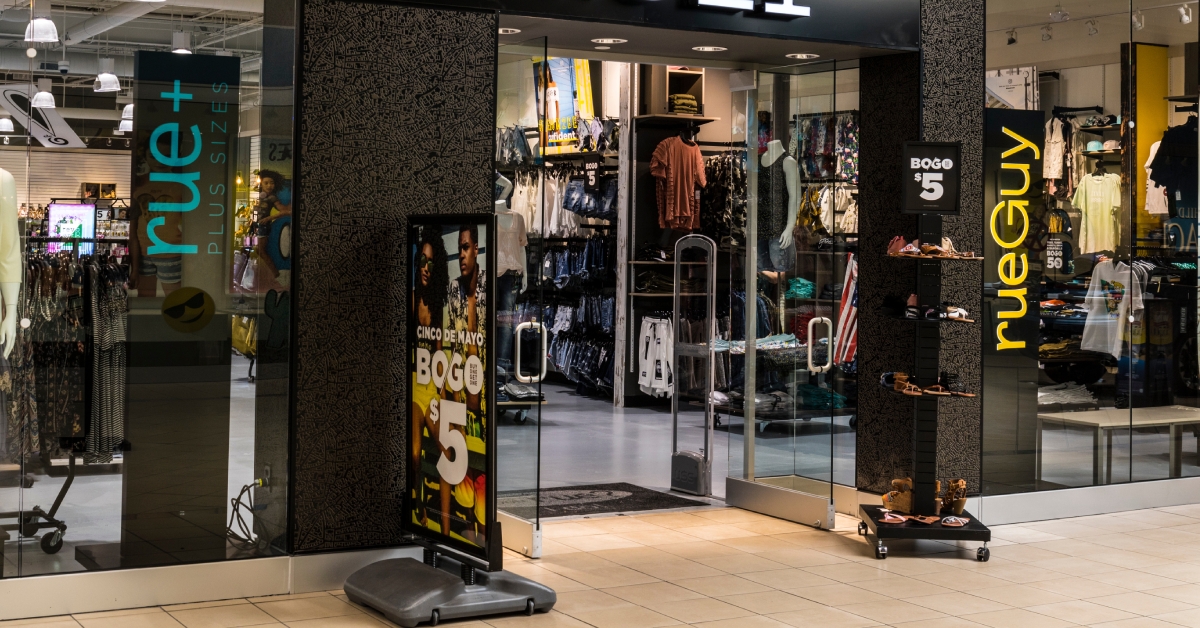 womens casual apparel and retailer