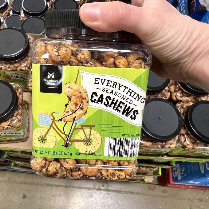 Member’s Mark Everything Seasoned Cashews