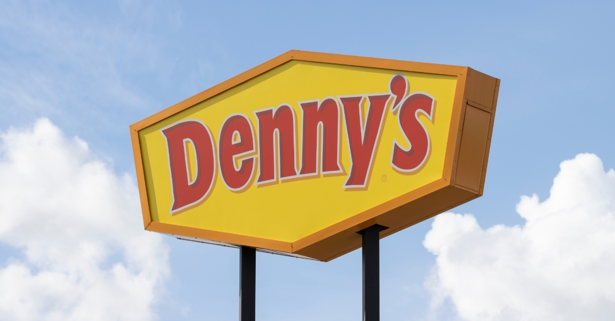 dennys sign outside restaurants pleasanton california