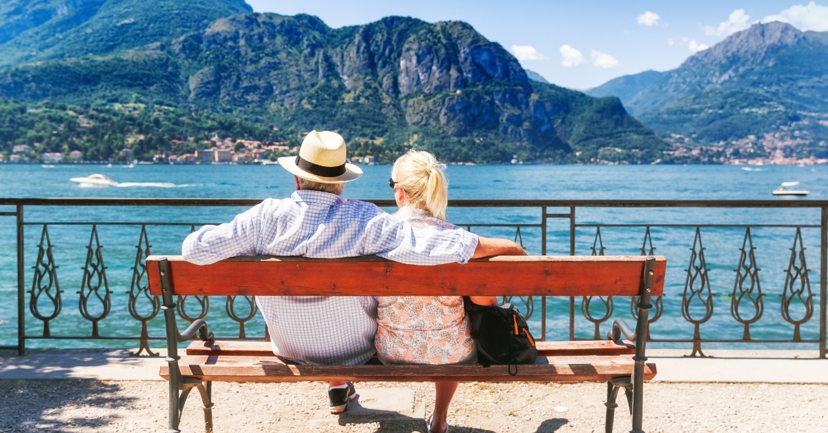 couple enjoying vacation at lake como