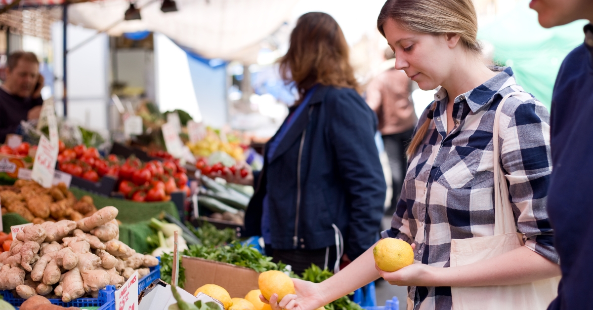 woman shopping at the market