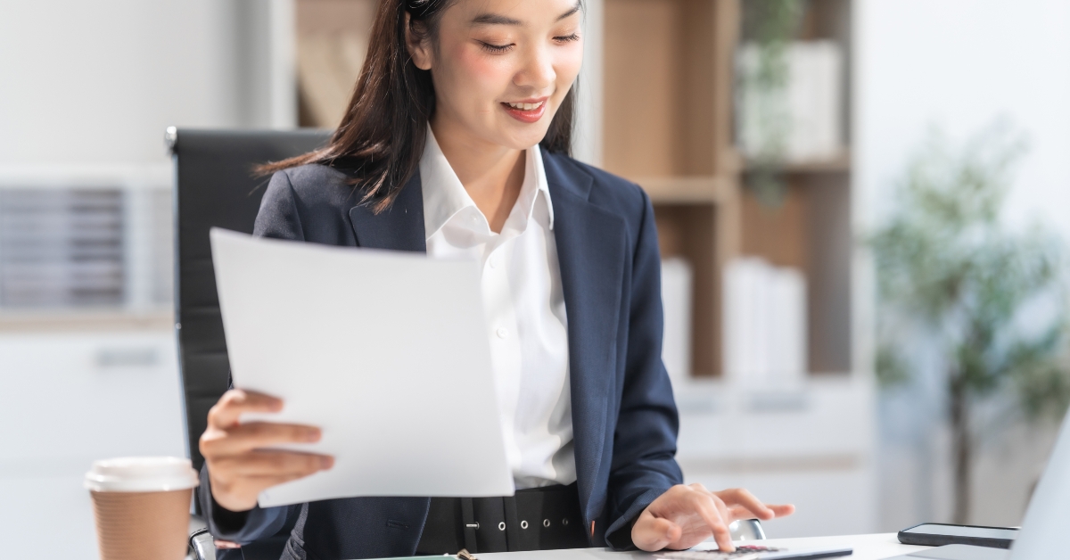 businesswoman as an investment consultant