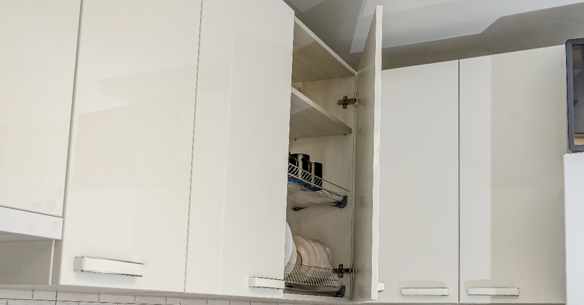  upper kitchen cabinet 