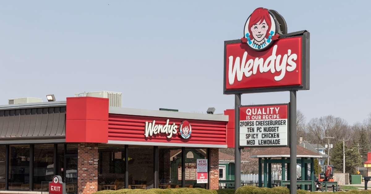 wendys fast food restaurant exterior