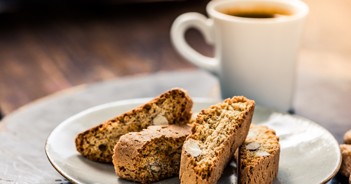 coffee served with italian cantucci