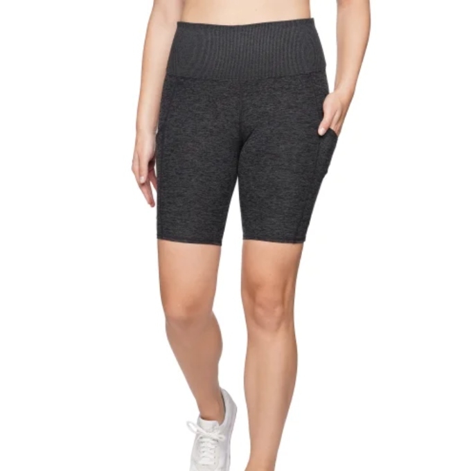 dark grey bike shorts lady