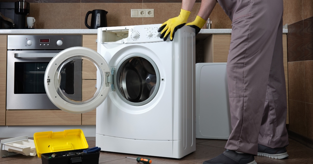  repairs a household washing machine