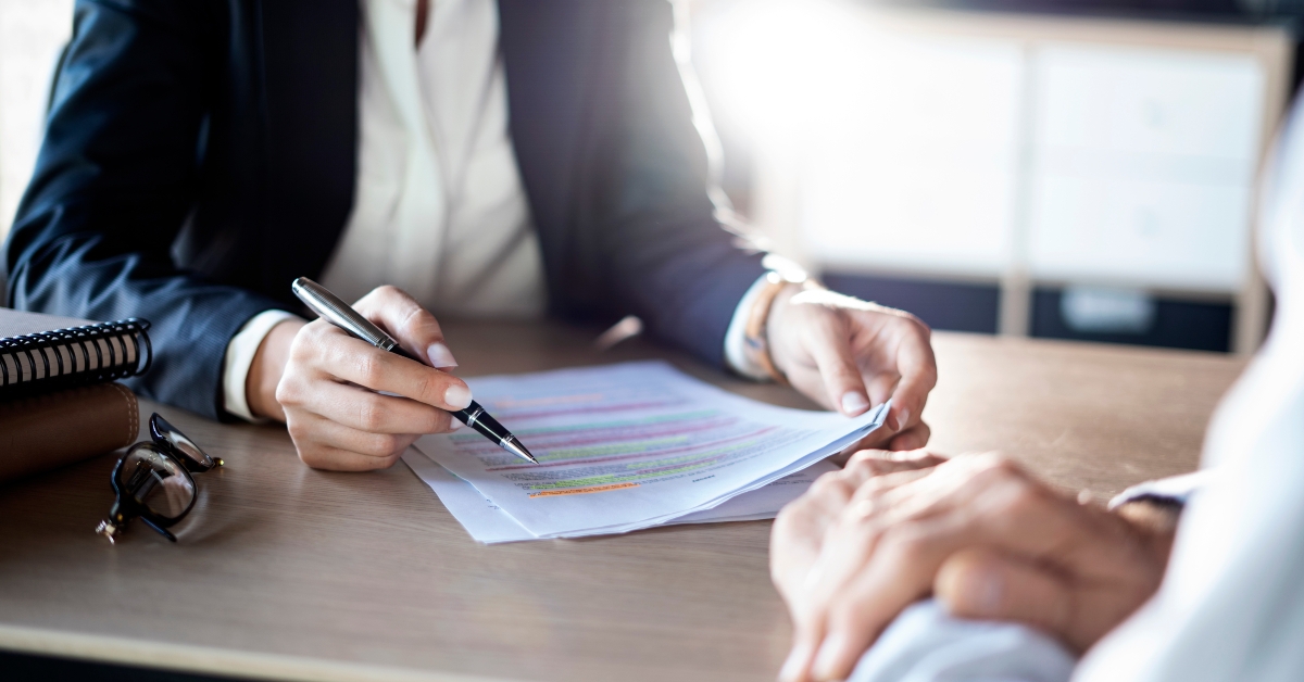 business people discussion advisor concept