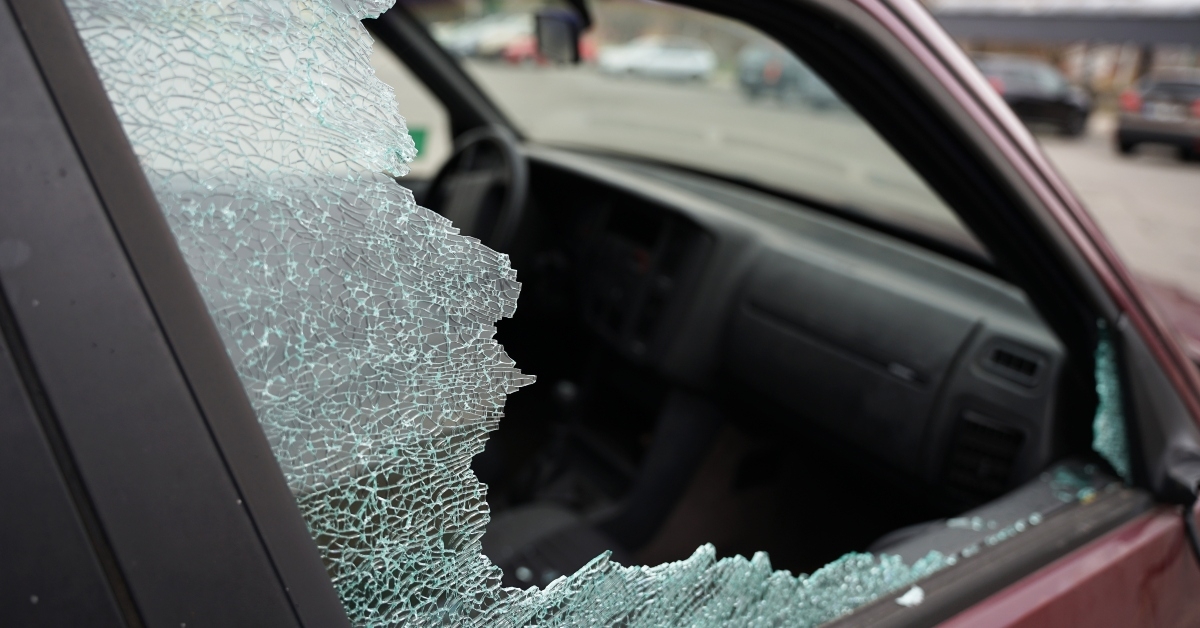 broken side window in car