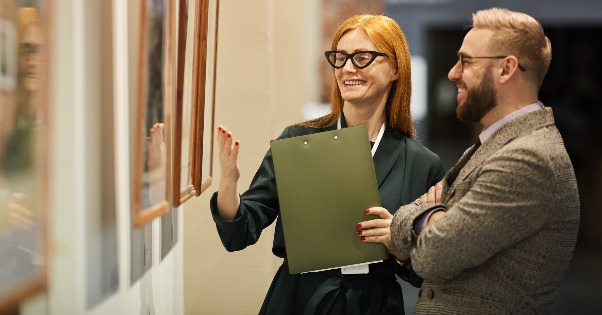 art manager holding folder